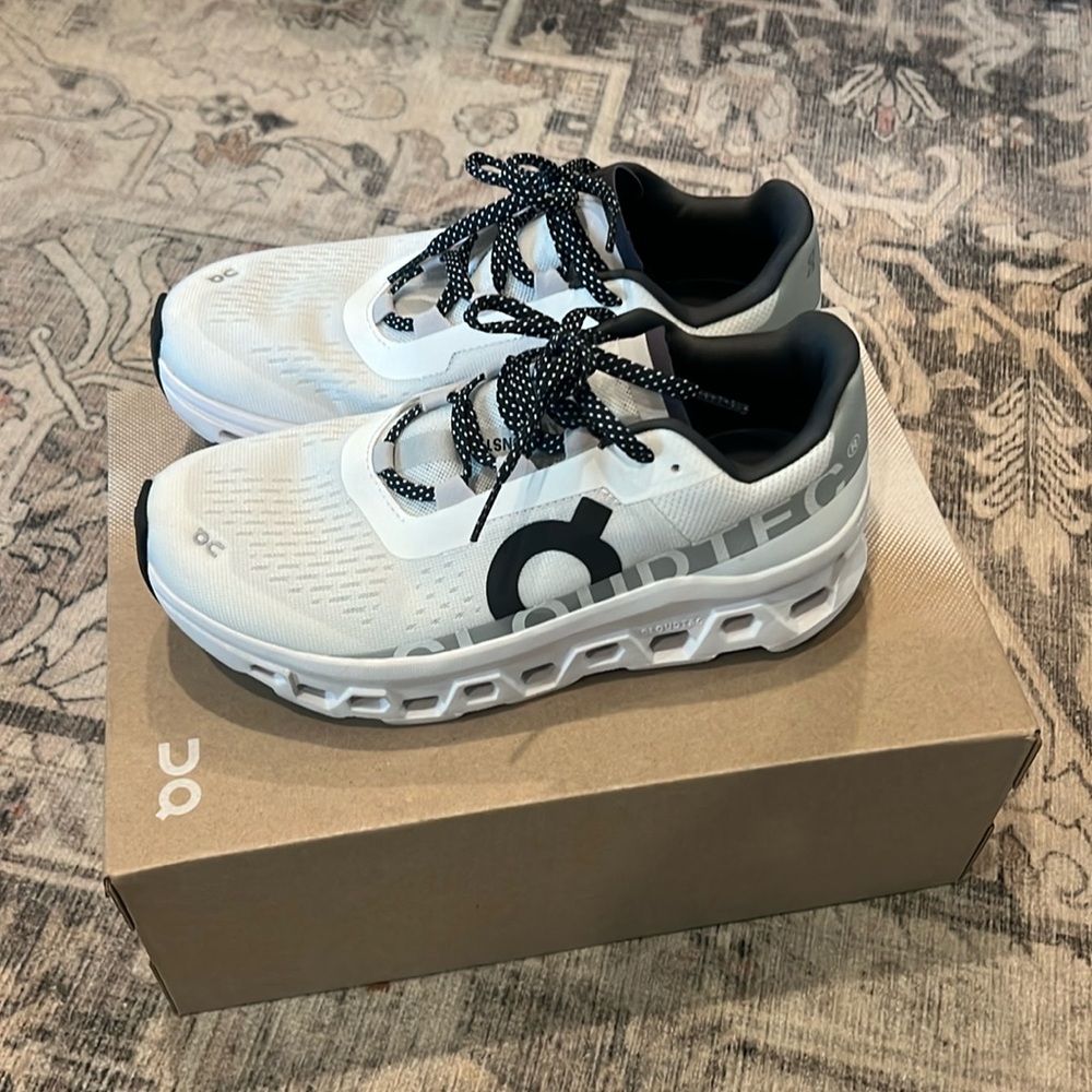 On Cloudmonster (womens)